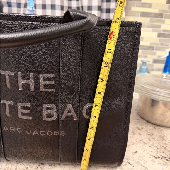 Marc Jacobs Black Tote Bag - Picture 5 of 6